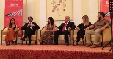 صور.. زاهى حواس يقدم مسرحية اللوتس والبردى ويدعوا الإيطاليين لزيارة مصر