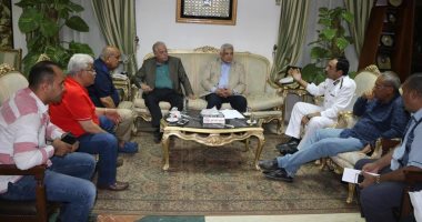 محافظ جنوب سيناء يبحث مع أصحاب شركات النقل السياحى سبل تطوير الخدمات