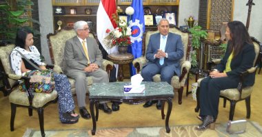 محافظ السويس يستقبل وفد ممثلى هيئة فولبرايت المصرية الأمريكية