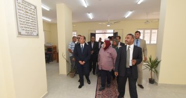 صور.. محافظ الإسكندرية يفتتح مجمع خدمات أبيس ويكلف بسرعة توفير الأطباء