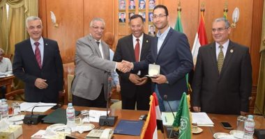 مجلس جامعة المنوفية يكرم الدكتور محمود جعفر لتفوقه على مستوى العالم