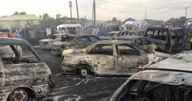 صور.. مصرع 9 بعد احتراق شاحنة وقود فى لاجوس بنيجيريا