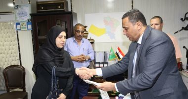 صور.. سكرتير عام المنوفية يقدم مساعدات مالية لأسر ضحايا ومصابى حادث قرية الرمالى