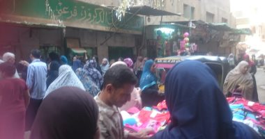 صور.. تكدس وزحام فى مكتب بريد بولاق.. وقارئة تطالب بتوسعته أو نقله