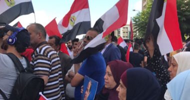 بالصور.. احتفالات المصريين بثورة 30 يونيو فى شوارع لبنان