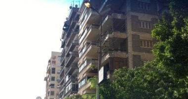 قارئ يرصد إضاءة أعمدة الكهرباء نهارا فى شارع نهرو بمصر الجديدة