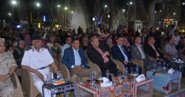صور.. محافظ الإسماعيلية ومديرالأمن يشهدان الإحتفال بذكرى 30 يونيه بحديقة الشيخ زايد