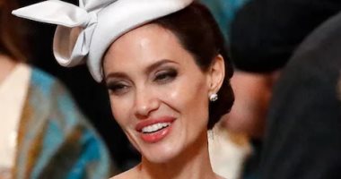 شاهد أنجلينا جولى بإطلالة ميجان ماركل