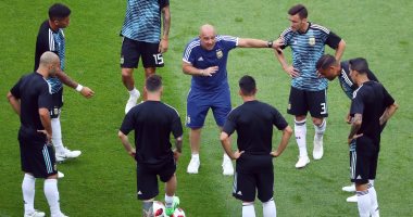 صور.. منتخبا الأرجنتين وفرنسا يجريان عمليات الإحماء قبل مباراة دور الـ 16