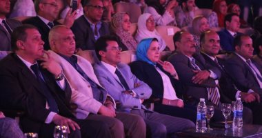 أشرف صبحى يفتتح فعاليات القاهرة عاصمة الشباب العربى