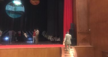 شاهد.. آخر التجهيزات بمسرح طنطا قبل افتتاحه
