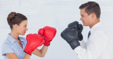 لو رجل سرطان.. بنات الأبراج دى ممنوع الاقتراب أو اللمس