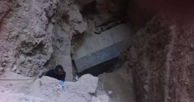 "الآثار المصرية" تثير شهية العالم.. عريضة أجنبية تطالب بالسماح بشرب المياه الحمراء فى تابوب الإسكندرية.. أكثر من 4 آلاف شخص يعربون عن رغبتهم فى تذوقه.. والأمر لا يتجاوز المزاح