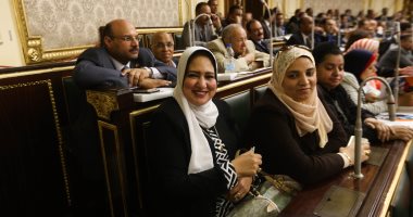 صور.. ابتسامة ورضا النواب بعد إلقاء رئيس الوزراء بيان الحكومة بالجلسة العامة