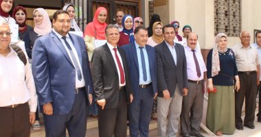 نائب رئيس جامعة طنطا يكرم 25 متدرباً لاجتيازهم دورة TOT 1 التمهيدية (صور)