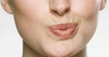 الألوفيرا وزيت جوز الهند.. بوصفات طبيعية و بسيطة هتتخلصي من التجاعيد حول الفم