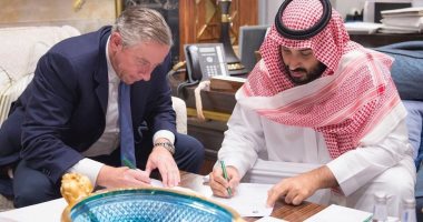 صور.. ولى العهد السعودى يعين "كلاوس كلاينفيلد" رئيساً تنفيذياً لمشروع نيوم
