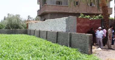  صور.. إزالة 14 حالة تعدى على الأراضى الزراعية بمدينة سوهاج