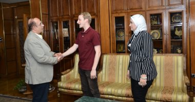 رئيس جامعة أسيوط يستقبل مبعوث مكتبة الإسكندرية لتدريس اللغة الفرنسية
