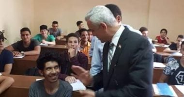 نائب رئيس جامعة المنوفية يتفقد إختبارات القدرات بكلية التربية الرياضية
