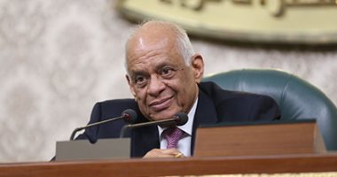 على عبد العال يُطالب النواب بالتزام الهدوء خلال تأبين بعض زملائهم