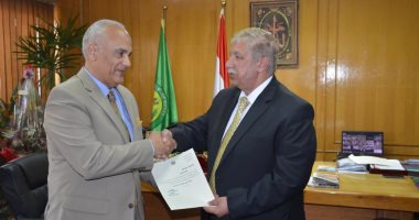 رئيس هيئة قضايا الدولة يشيد بجهود محافظ الإسماعيلية فى دورة مركز الدراسات