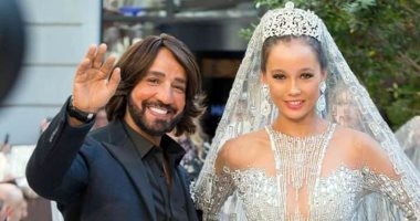 صور.. البحيرى يخطف أنظار مشاهير العالم بعرضى أزياء فى أسبوع الموضة الفرنسى