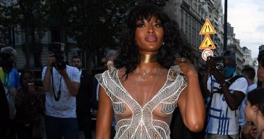 إطلالة ناعومى كامبل المثيرة فى باريس حملت إمضاء " Alaïa " 