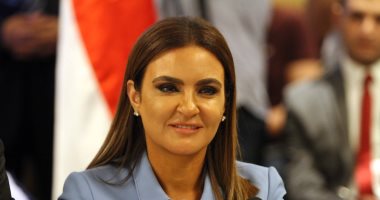 سحر نصر تصل القاهرة عقب حضور منتدى أفريقيا للاستثمار بمدينة جوهانسبرج