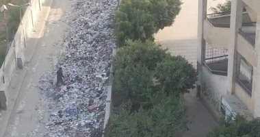 شكوى من تراكم القمامة بشارع محمد الألفى فى المطرية