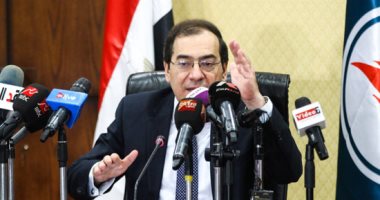 صور.. طارق الملا: لا توجد اكتشافات بترولية جديدة والحفر خلال شهرين