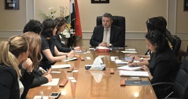 وزير قطاع الأعمال العام يبحث فرص التعاون مع البنك الأوروبى لإعادة الإعمار