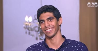 بطل سباحة "ألعاب البحر المتوسط": الأطباء قالوا لأمى "ارميه فى الميه" (فيديو)
