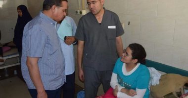 رئيس جامعة سوهاج يبحث تحسين الخدمة الطبية بمعامل التحاليل بالمستشفى الجامعى