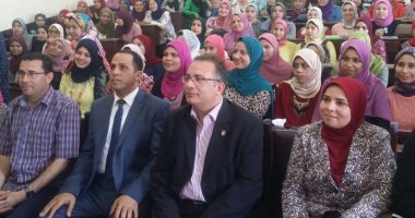 صور.. رئيس جامعة دمنهور يفتتح الدورة التدريبية للطلاب فى برامج التعليم المدنى
