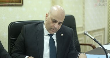 النائب عمرو غلاب يتقدم بطلب إحاطة لوزير النقل بشأن تهالك طريق أسيوط الغربى
