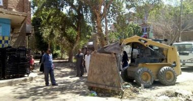 استمرار حملات النظافة وتمهيد الطرق بمركزين بالمنيا