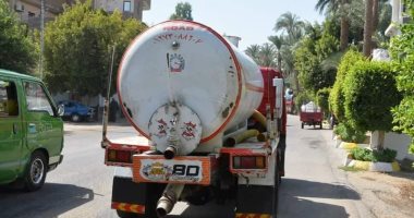 محافظ سوهاج يحيل سائق سيارة صرف صحي للنيابة فرغ حمولته بالطريق الزراعى