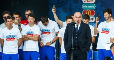 جماهير روسيا تحتفل بمنتخب بلادها رغم الخروج من المونديال.. فيديو وصور
