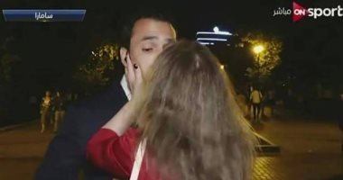 قبلة مشجعة روسية على الهواء تلفت الأنظار إلى حدوتة مصرية.. حسن غنيمة الصيدلى عاشق الإعلام: بدأت مشوارى من 2009..طلبت من الله تغطية كأس العالم.. تعلمت الفرنسية فى 3 أشهر..و"عمرى ما احب اتشهر بحاجة تغضب ربنا"