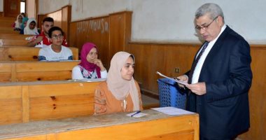 نائب رئيس جامعة طنطا يتفقد اختبارات القدرات بكلية التربية النوعية