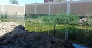 اضبط مخالفة.. مدرسة تغرق بمياه الصرف فى السويس "صور"