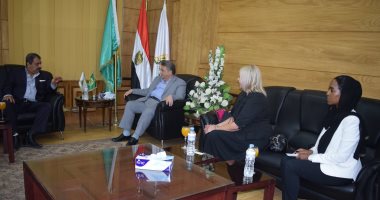 صور..رئيس جامعة بنها يستقبل مديرة العلاقات الدولية بجامعة هلسنكى الفنلندية