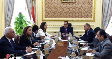 رئيس الوزراء يستعرض محاور خطة الإصلاح الإدارى مع وزيرة التخطيط.