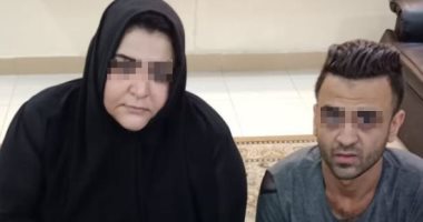 صاحبة مقهى تحتجز عاملا وتجبره على توقيع إيصالات أمانة لسرقته جهاز ابنتها بشبرا 