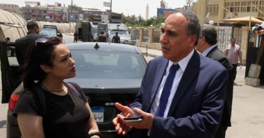 صور.. نقيب الصحفيين يصل نيابة أمن الدولة لحضور التحقيق مع مكرم محمد أحمد
