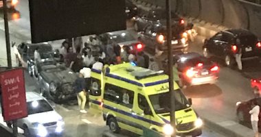 صور.. مصرع شخص وإصابة 2 آخرين فى انقلاب سيارة أعلى كوبرى أكتوبر