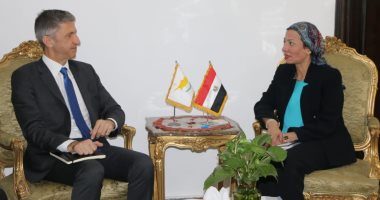 وزيرة البيئة تبحث تحويل القمامة إلى طاقة مع السفير القبرصى