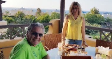شاهد.. مصطفى فهمى وزوجته آخر شباب  