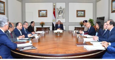 الرئيس السيسي يجتمع بقيادات الدولة لمناقشة توفير السلع بأسعار مناسبة